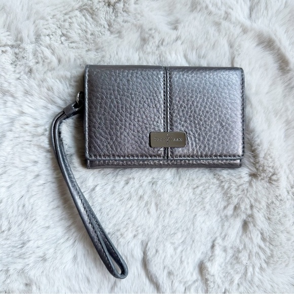 Cole Haan Wristlet Card Case in Silver Multiple Compartments - Picture 1 of 6